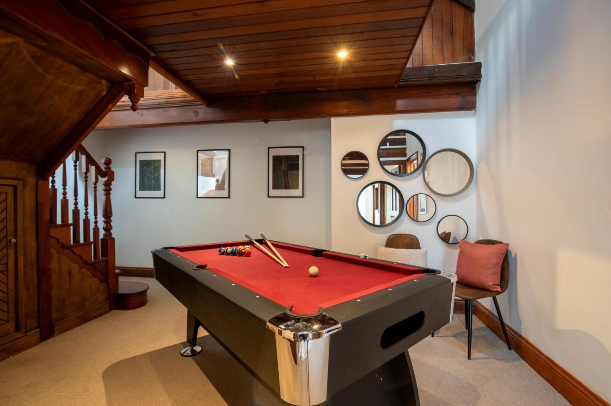 Madison House - Converted Church 5 Bed Pontypool Exteriér fotografie